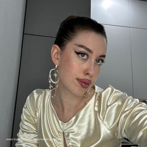 Mesmerizing Katrina Findom avatar