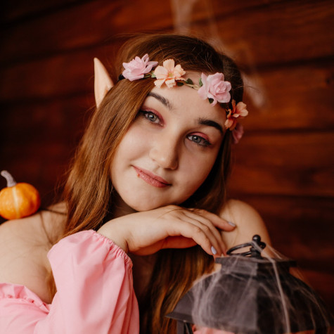 A part of my Elf cosplay 😘 - AlexHoliday Official Photos | LoyalFans