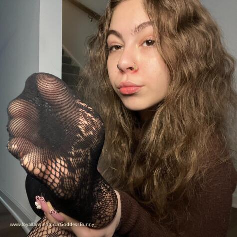 GODDESS BUNNY FINDOM FEET avatar