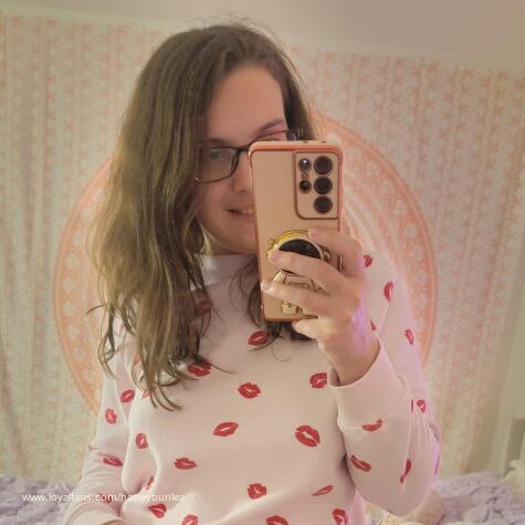 HoneyBunLea avatar