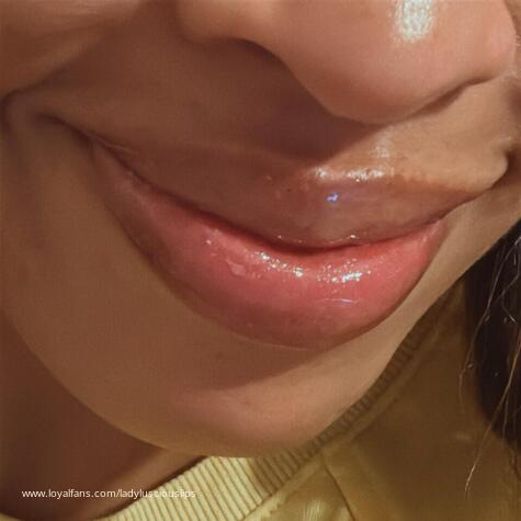 Lady Luscious Lips avatar