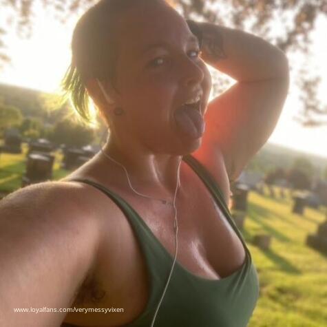 VeryMessyVixen avatar