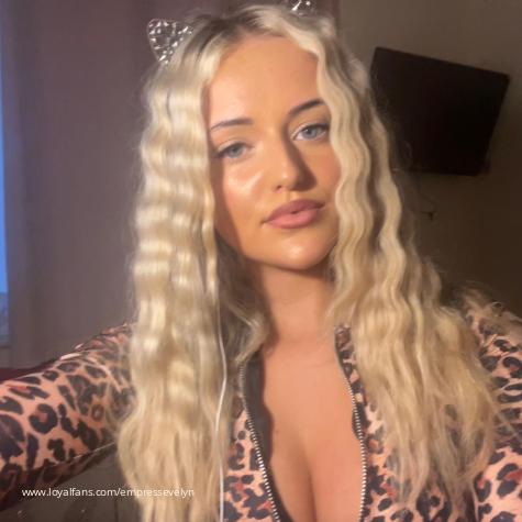 Empress Evelyn’s Official Social Fan Page | LoyalFans