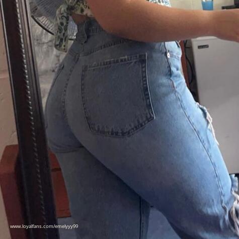 Emelyyy99 avatar
