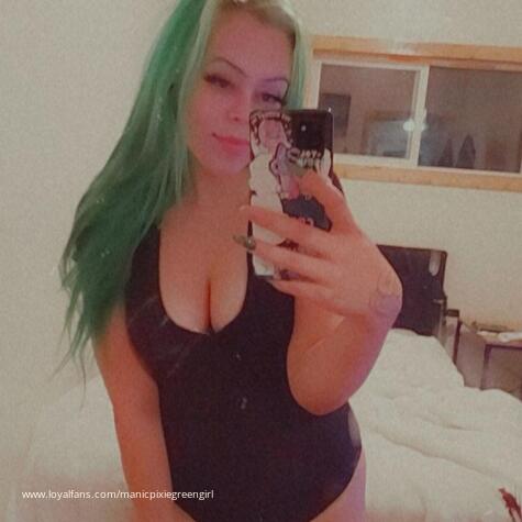 Manicpixiegreengirl avatar