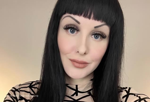 Shiny Ass JOI - Holly Hardy Official Profile | www.Loyalfans.com