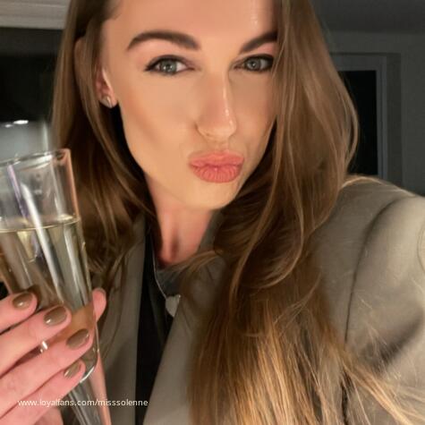 Miss Solenne avatar