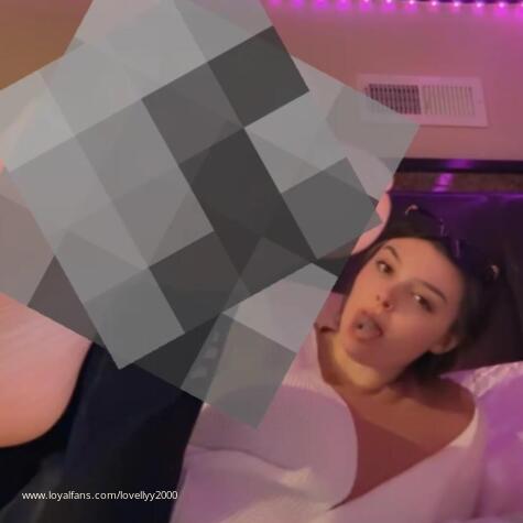 Lovellyy2000 avatar