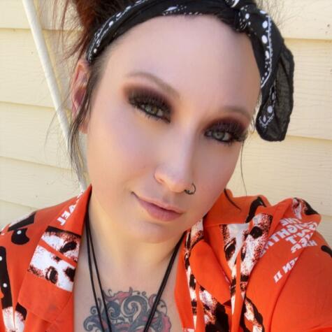 LunaticLana669 avatar