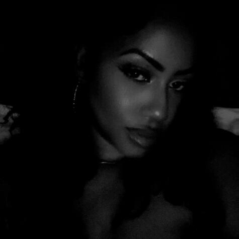 Curvycaramelgoddess avatar