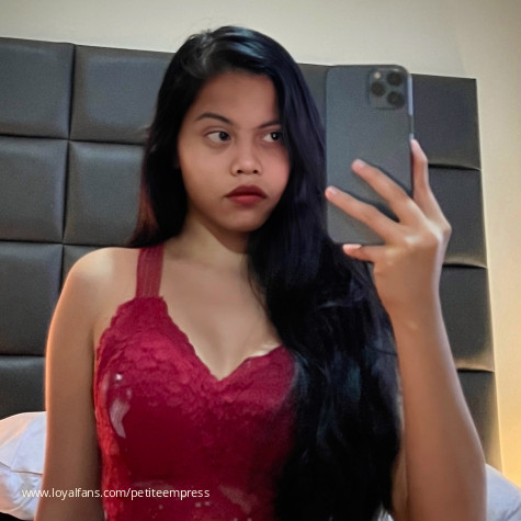 PetiteEmpress avatar