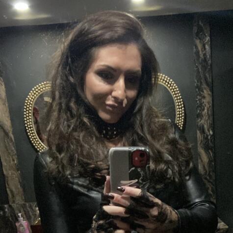 Lady HarleyQ avatar