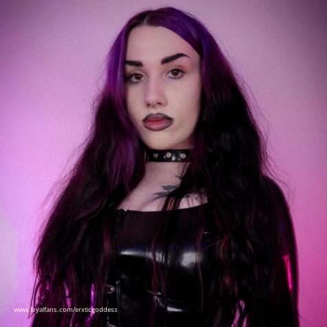 Latex Findom Mommy Domme avatar