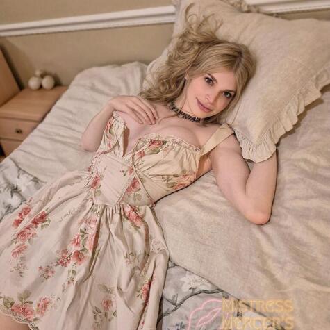 Dolly Demure avatar