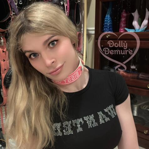 Dolly Demure avatar
