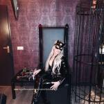 Dominatrix Lola savage avatar