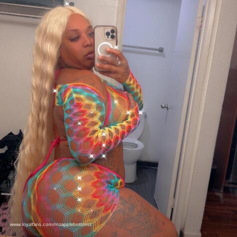 OfficialMzAppleBottomz avatar