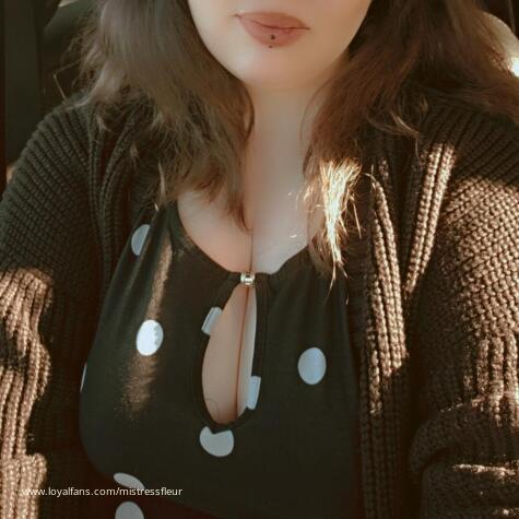 Mistress Fleur avatar