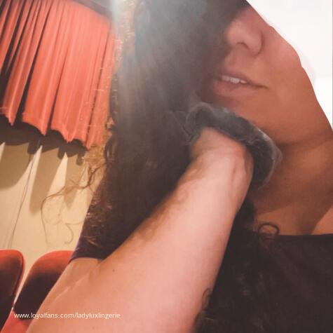 LadyLuxLingerie avatar