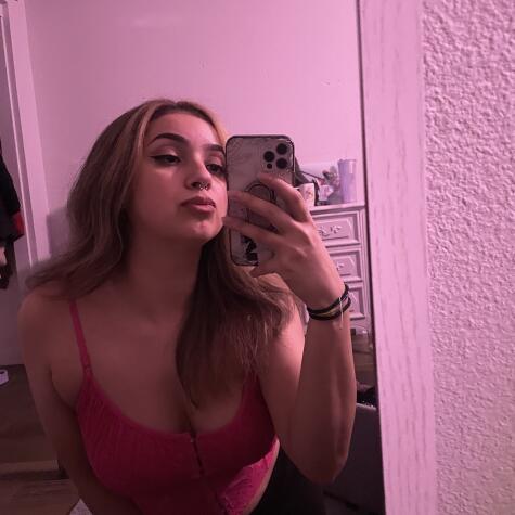 IsabellaLuxe avatar