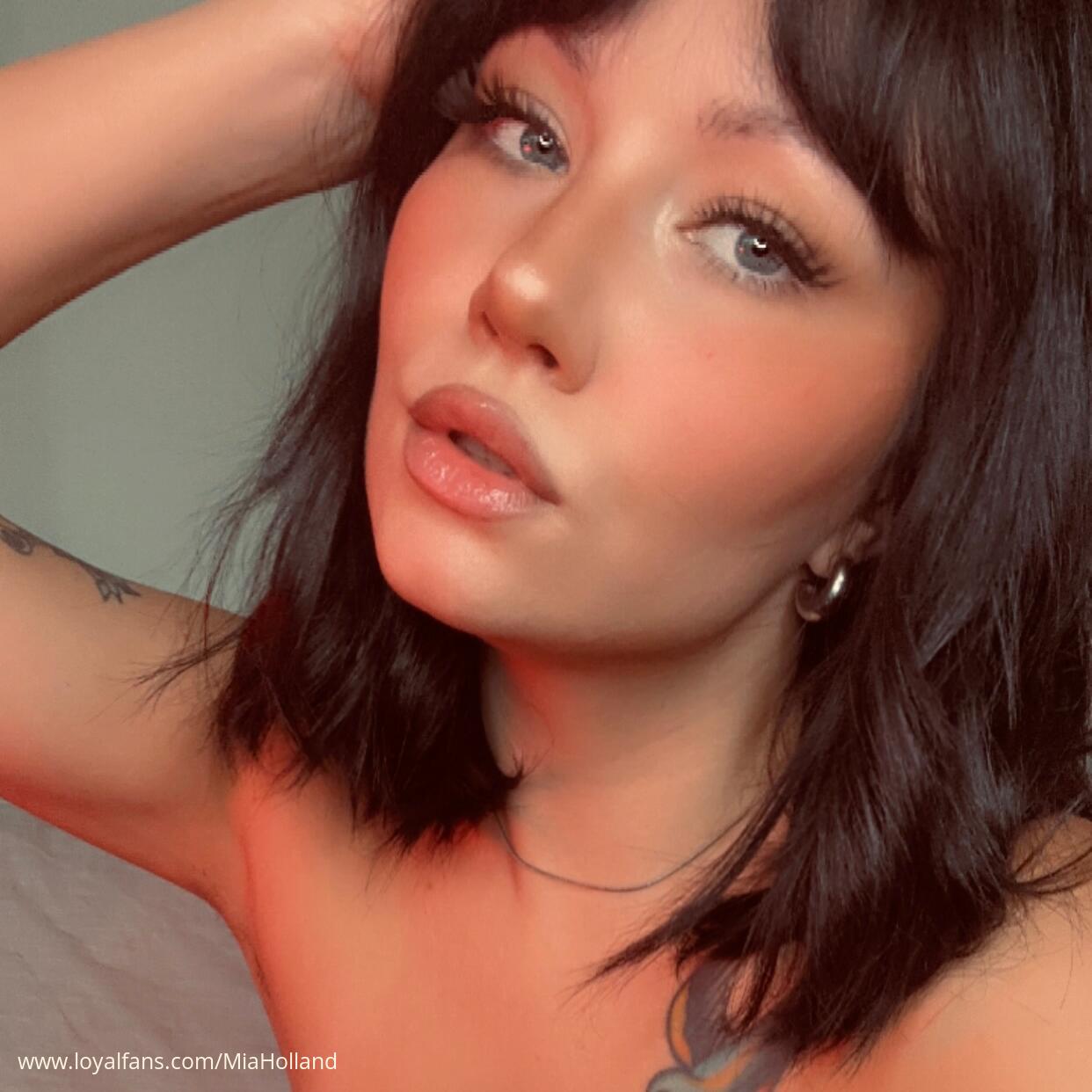 Mia Holland Findom Femdom Goddess’s Official Social Fan Page | LoyalFans