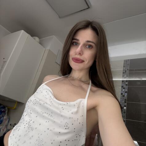 AdelaidaNoirang avatar