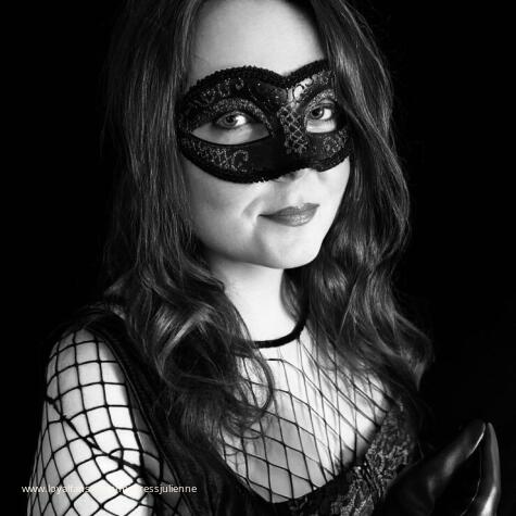 MistressJulienne avatar