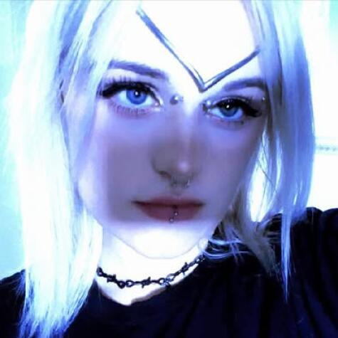 Vivian La Fey avatar
