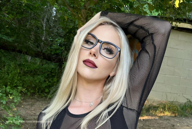 I love to be your fantasy - Eva Angelica Official Profile www.Loyalfans