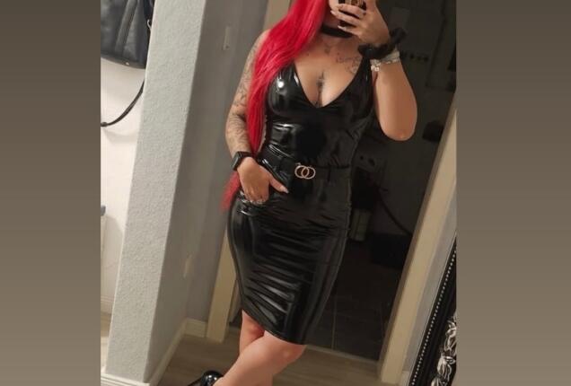 Lady RedHotRoxxy