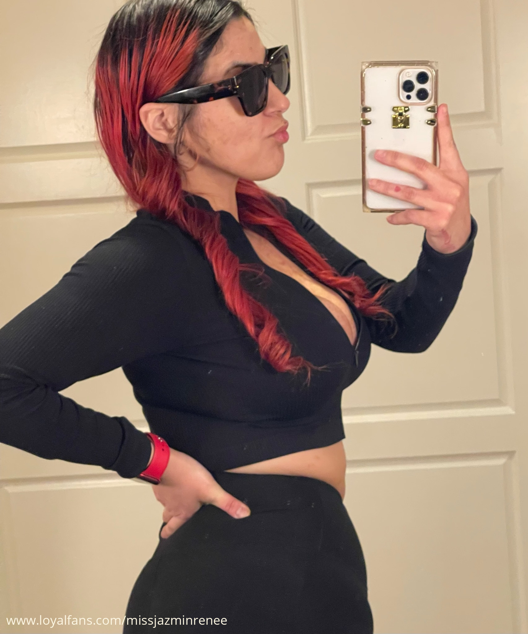 Is This The Real Niyahrenee Onlyfans? You Decide! - z1tb0pz