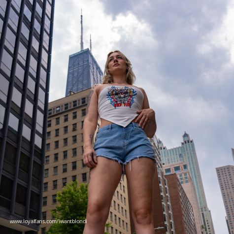 IWantBlondi avatar