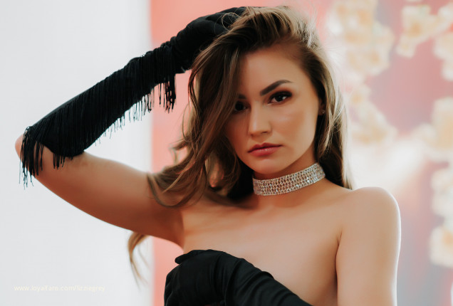 LizzieGrey Live Stream - Watch LizzieGrey Live | Only at www.Loyalfans.com