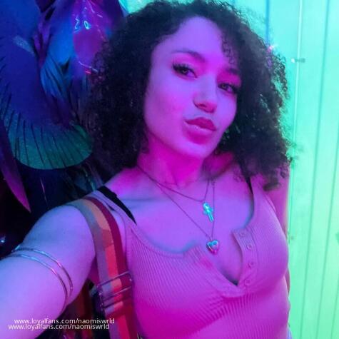 naomiswrld avatar