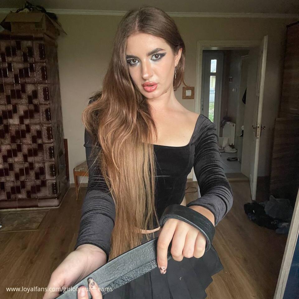 girlofyourdreams’s Official Social Fan Page | LoyalFans