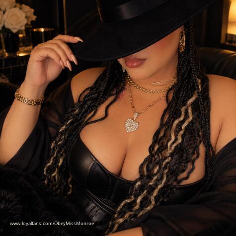 Miss Monroe Official avatar