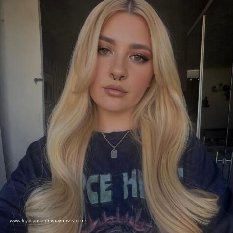 Pay Miss Storm avatar
