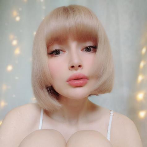 Virgin Goddess Valeria Findom Non Nude avatar