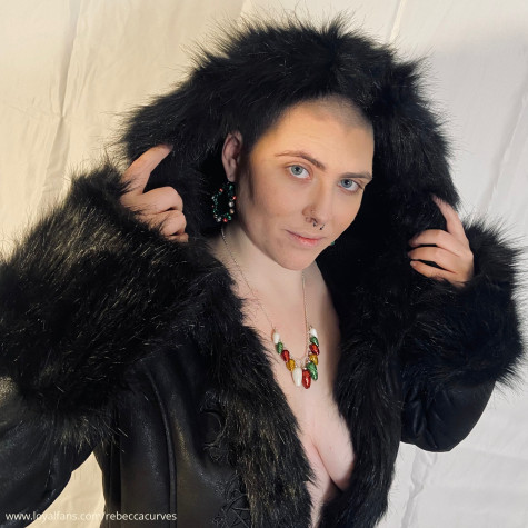 Rebecca Curves avatar