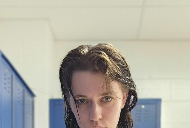 A Peek in the Girls Locker Room 😉🩷 - AliceRed Official Photos www