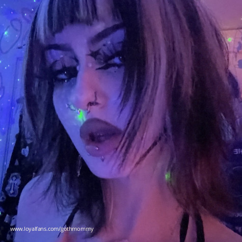 gothmommy avatar