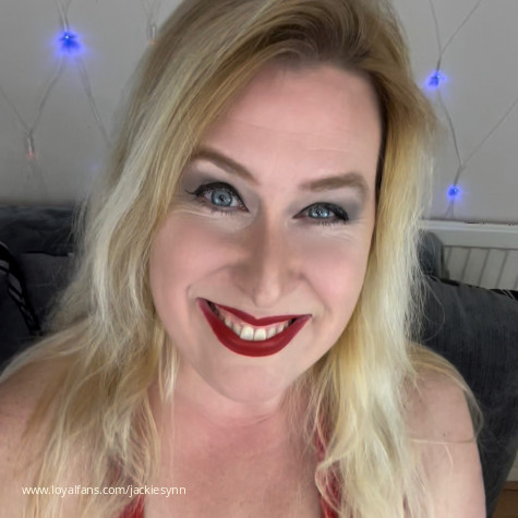 A little gooner caption to start your Sunday - JackieSynn Official