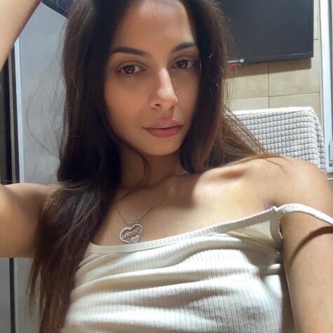 QueenyXO avatar