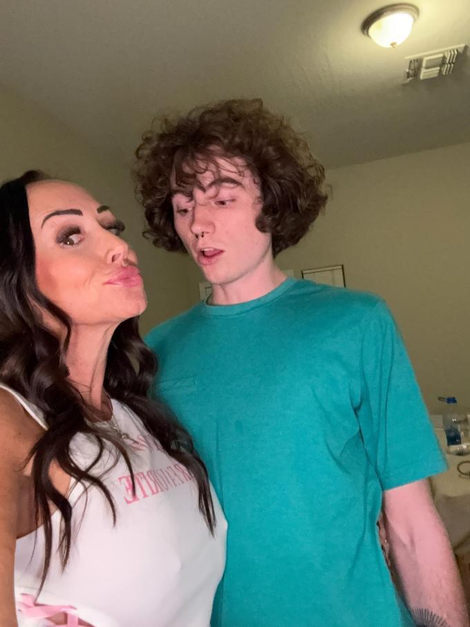 Karissa Koxx’s Official Social Fan Page LoyalFans