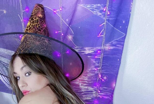 Halloween is my favorite!!👻 - Carmita Bonita Official Photos | LoyalFans