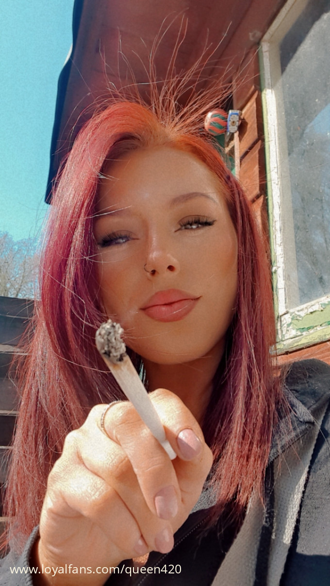 🚬 - Findom Queen 420 Official Photos | www.Loyalfans.com