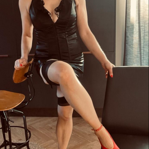 Miss K Stinger avatar