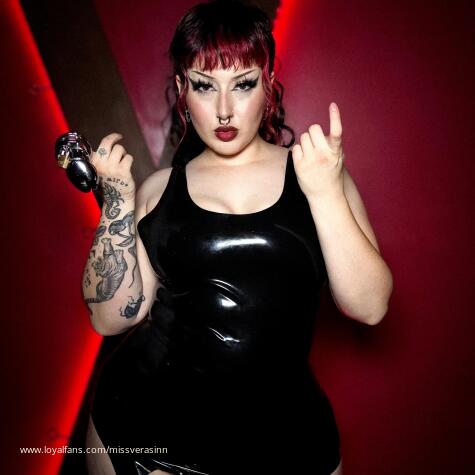 Miss Vera Sinn avatar