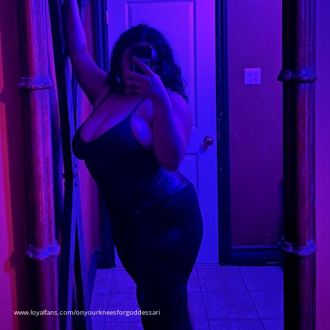 Goddess Ari FINDOM PRINCESS AND PRO DOMME avatar