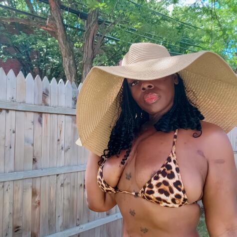 Divine Goddess Dee-Dee avatar